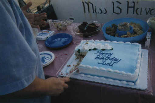 cake.jpg (55483 bytes)