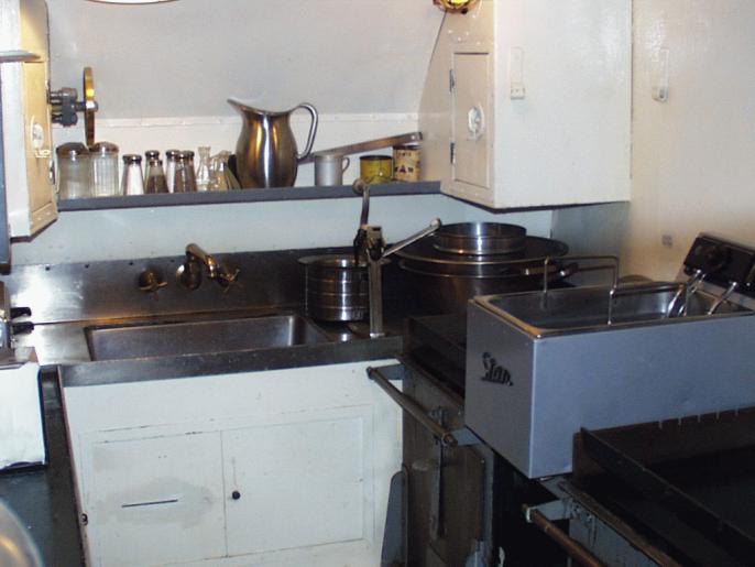 pam079.jpg (40089 bytes)